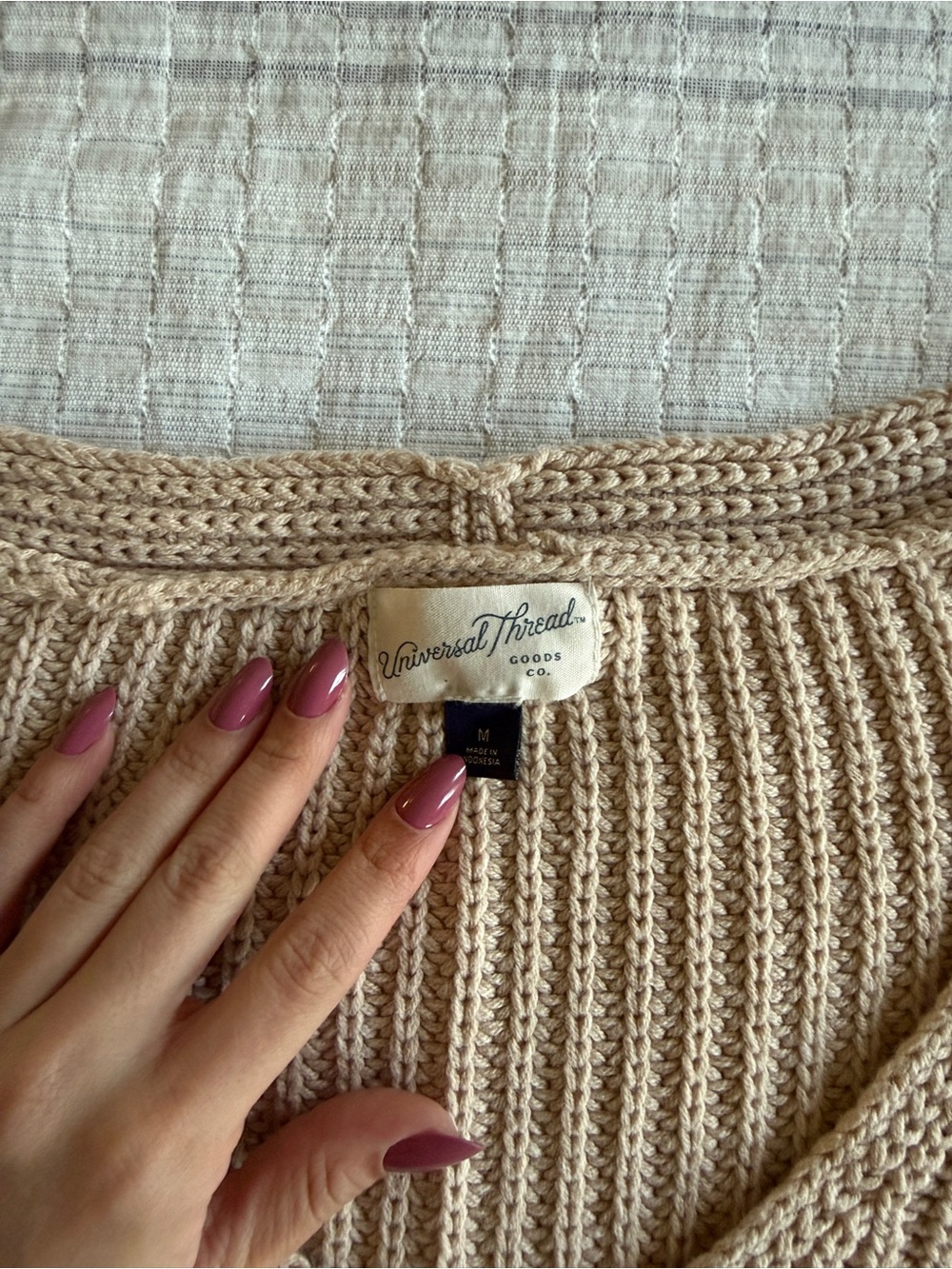 Universal Thread Beige V-Neck Ribbed Knit Sweater - Picture 2 of 5